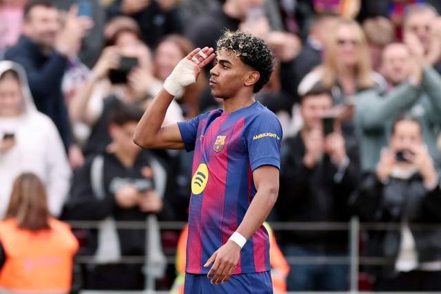 乐鱼中国体育-4-1!亚马尔帽子戏法,2亿超巨破纪录,巴萨吊打黄潜,甩皇马4分